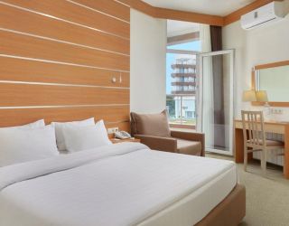 Отель "Alean Family Biarritz" / "Алеан Фэмили Биарриц"