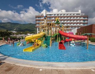 Отель "Alean Family Biarritz" / "Алеан Фэмили Биарриц"