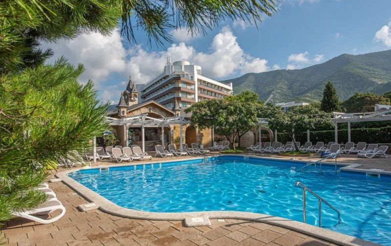 Отель "Alean Family Biarritz" / "Алеан Фэмили Биарриц"