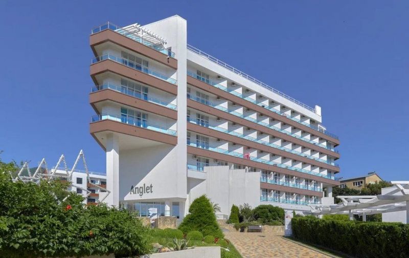 Отель "Alean Family Biarritz" / "Алеан Фэмили Биарриц"