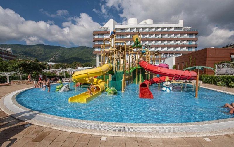 Отель "Alean Family Biarritz" / "Алеан Фэмили Биарриц"