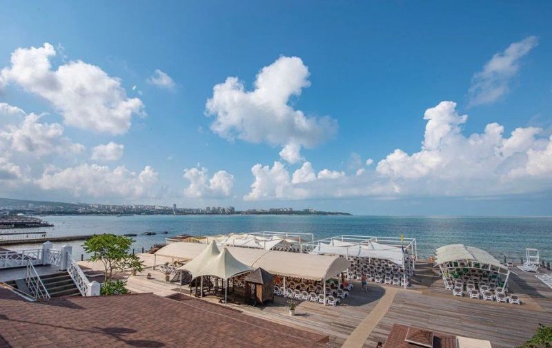 Отель "Alean Family Biarritz" / "Алеан Фэмили Биарриц"